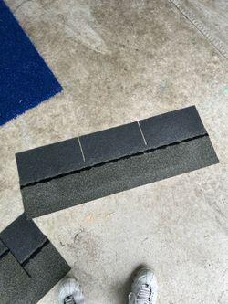 Roof shingles