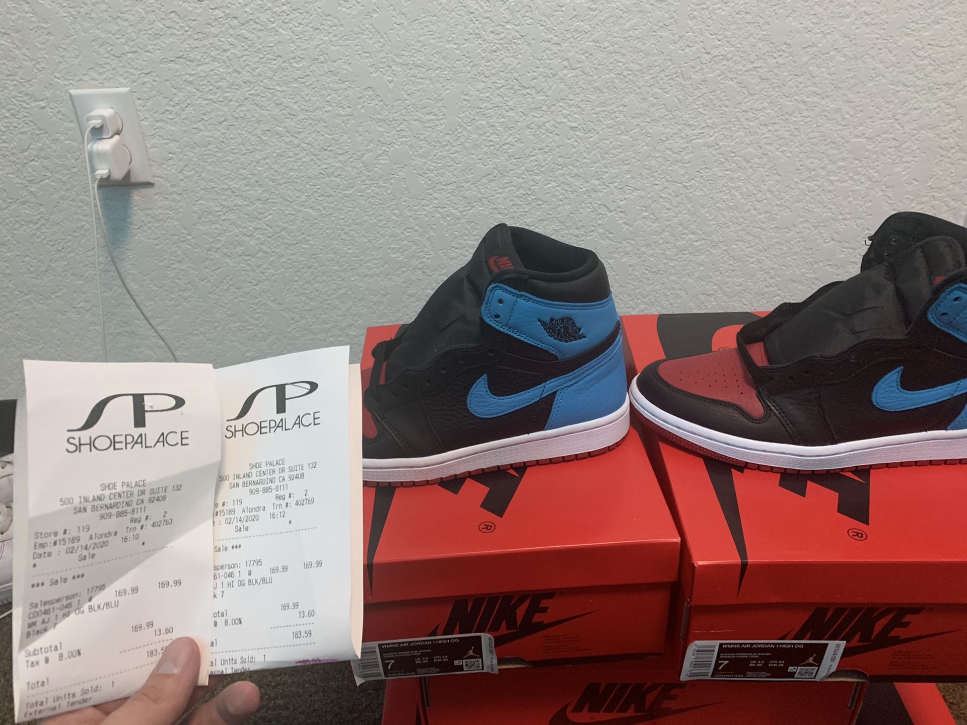 UNC to Chicago Jordan 1 Size 7W