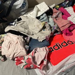 Bag Or 3/4t Clothes 15 Dollars 
