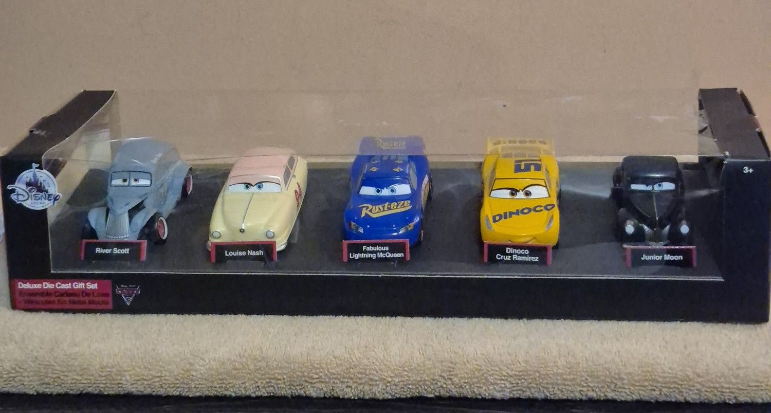 Disney/Pixar Cars 3 Exclusive Deluxe Die-cast Car 5 - Pack