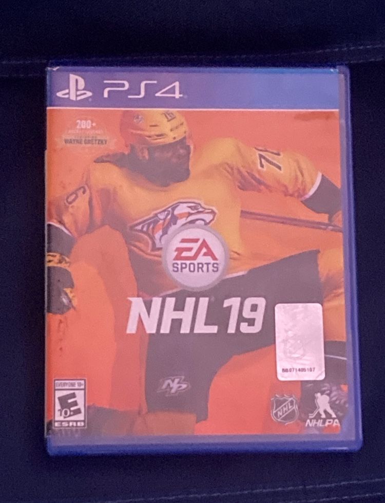 NHL 19 for PS4 – Disc & Case – Good Condition