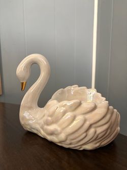 Swan candle holder