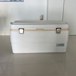 Igloo 94 Ice Chest