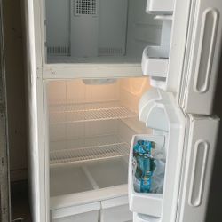 Refrigerator manufacturer hot point