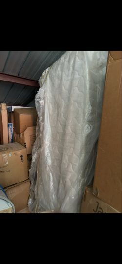 Multiple mattresses 50$ a piece or 6 for 250