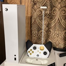 Xbox Series S + Elite Controller (Extra Joysticks Included) – Great Condition