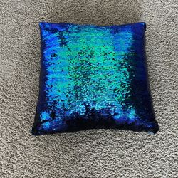 Color changing throw pillow