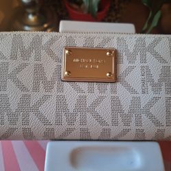 Michael Kors Signature Large Wallet