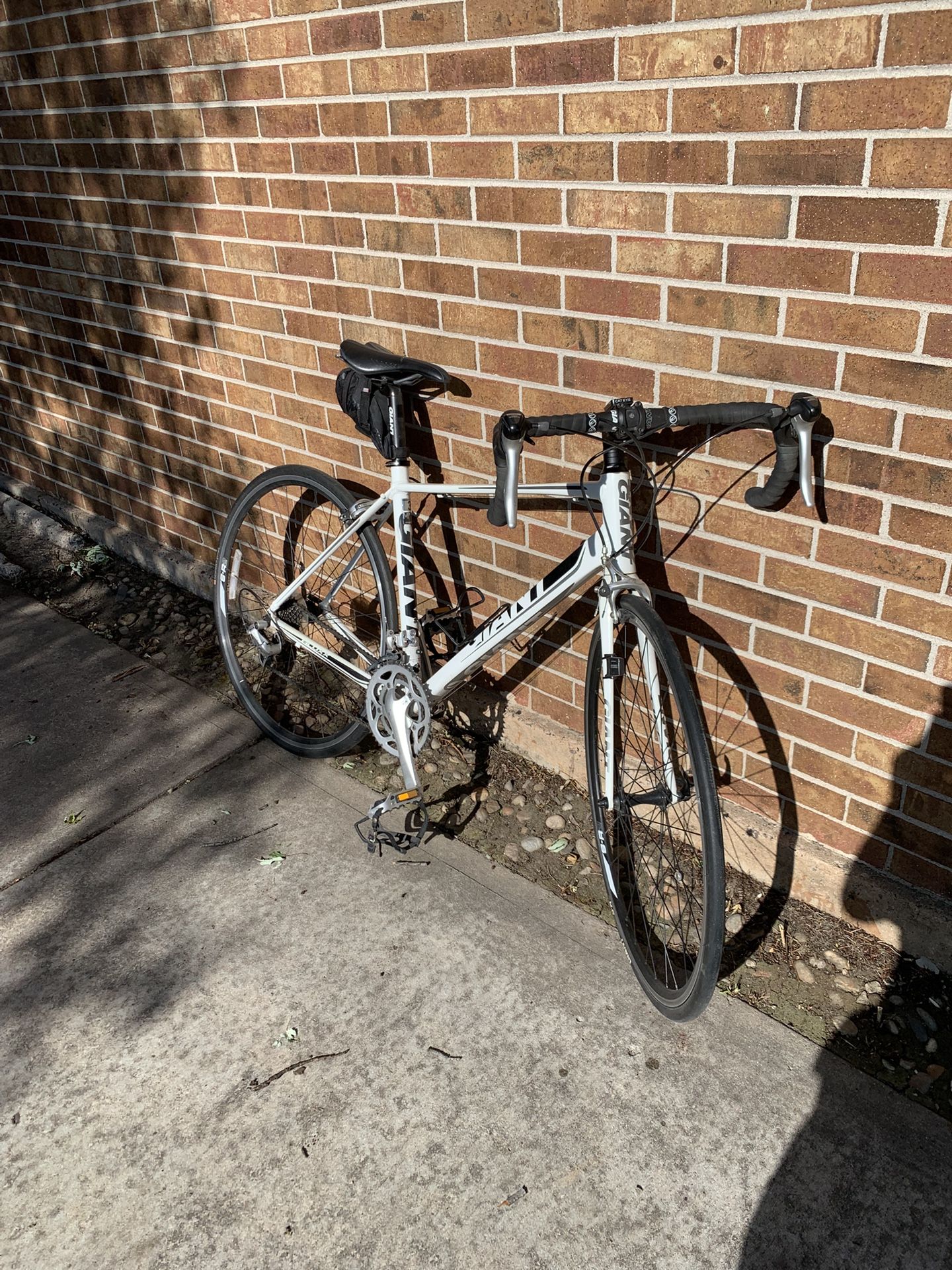 Giant DEF9 Road Bike For Sale