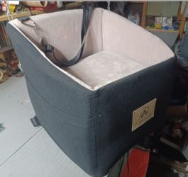 Pet car seat like new