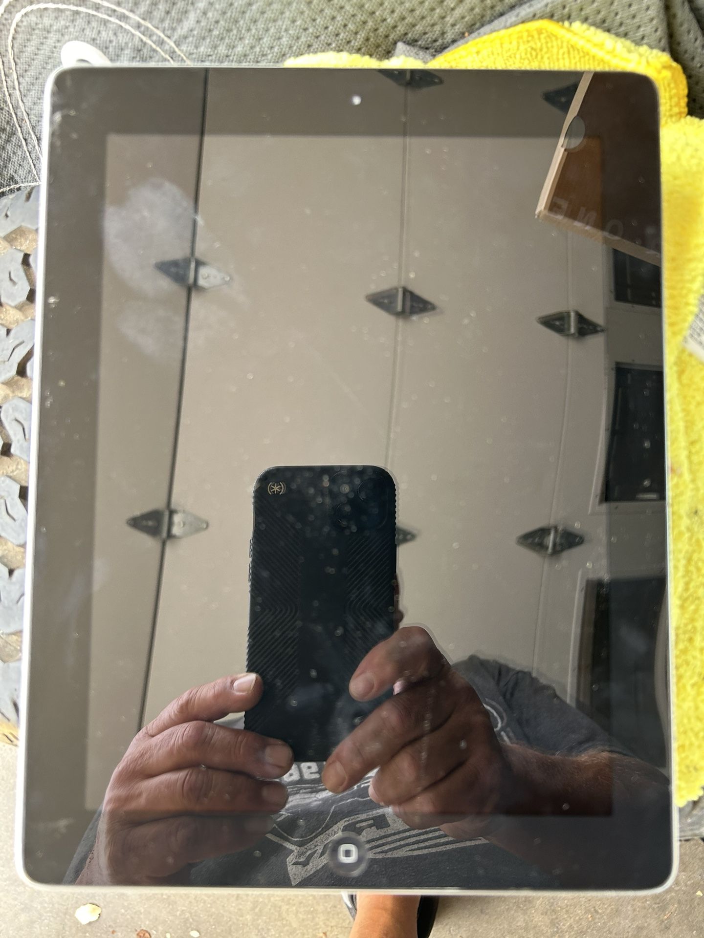 Apple Tablet iPad Model A1416- See Details