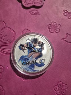 Silver coin Chun-li