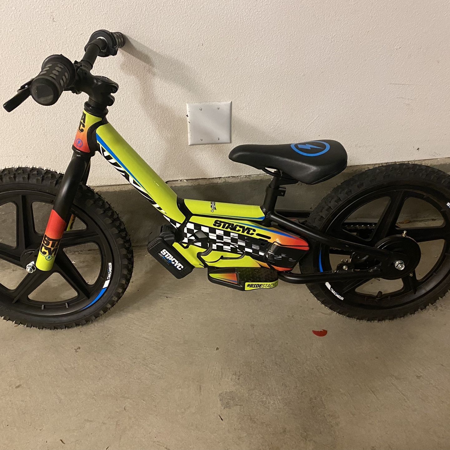 stacyc electric bicycle 16" eDrive Brushless Kids Bike  Lithium Powersports the 20hDRIVE is built to perform 5 Reasons to Buy Stacyc