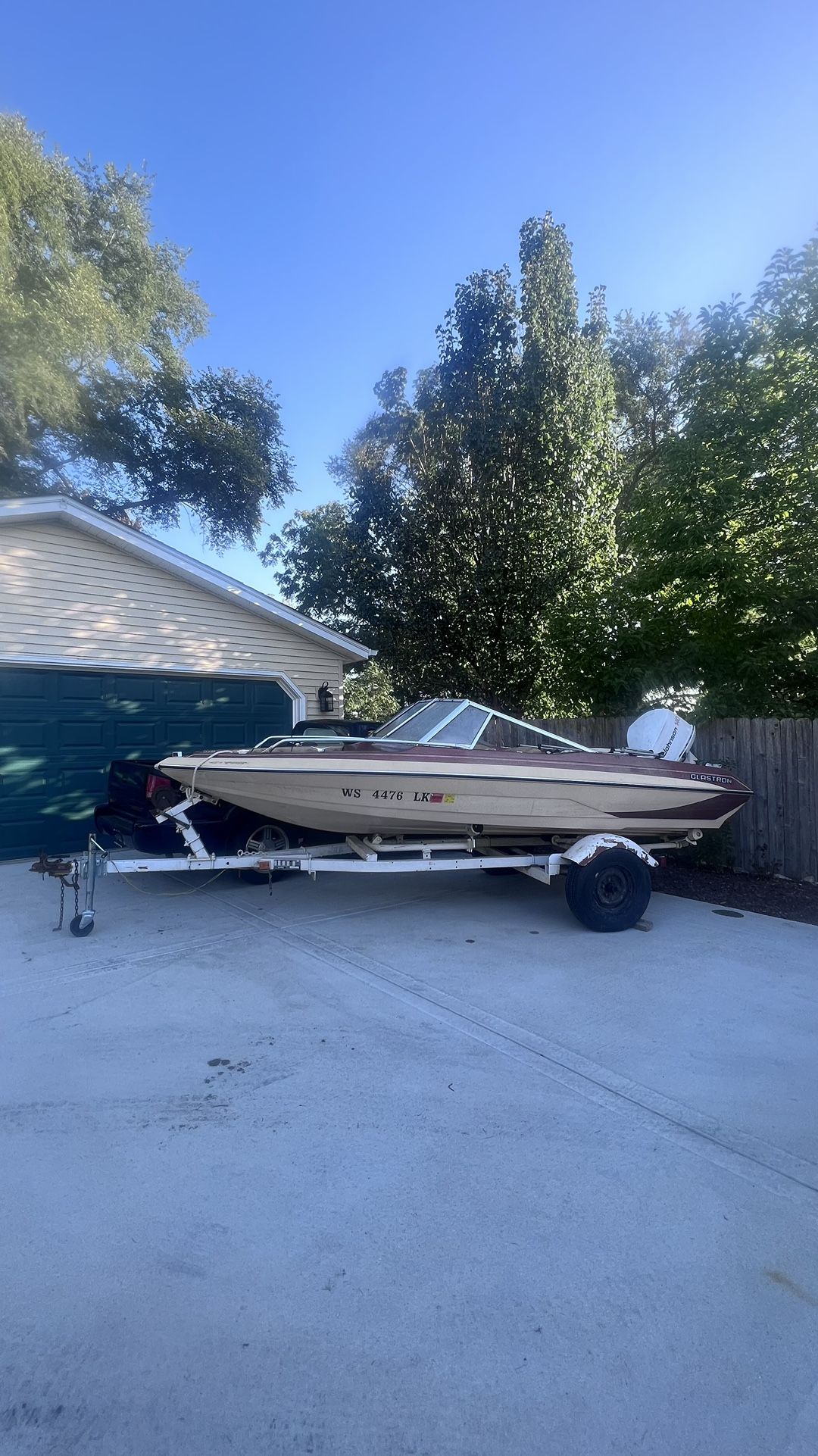 Glasstron Speed Boat 140hp Johnson Outboard 16’ Seats 6