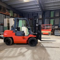 2013 Toyota 9000 lbs capacity forklift