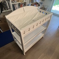 Changing Table + Pad – Excellent Condition