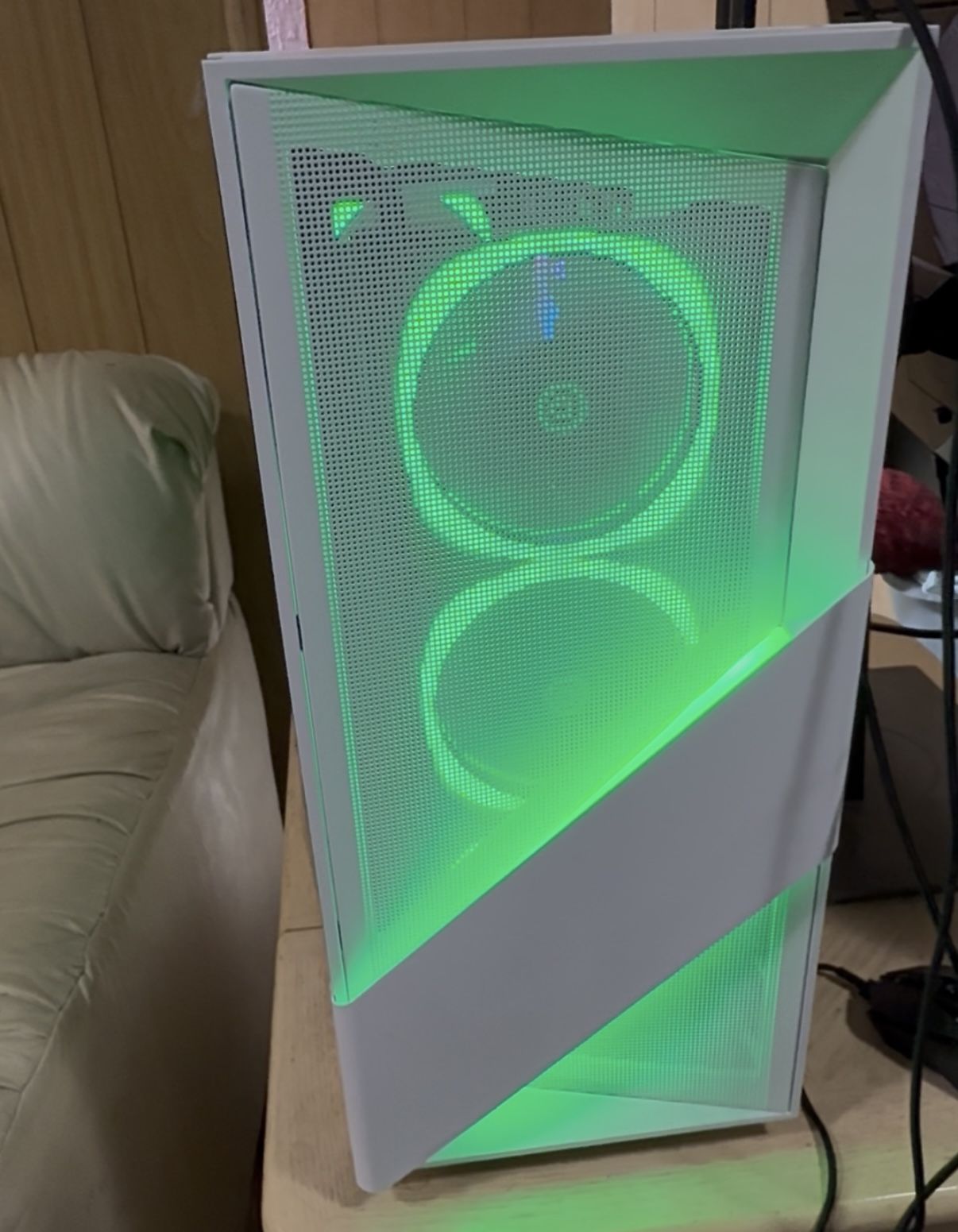 Cyberpower Gaming PC Ryzen 7/32g/2tb/4070 Super