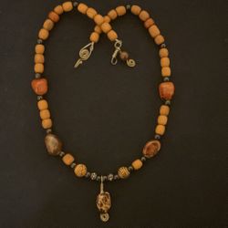 20” Wooden Bead Necklace With Solid Stones