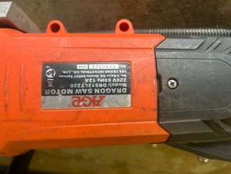 Wet concrete cutter