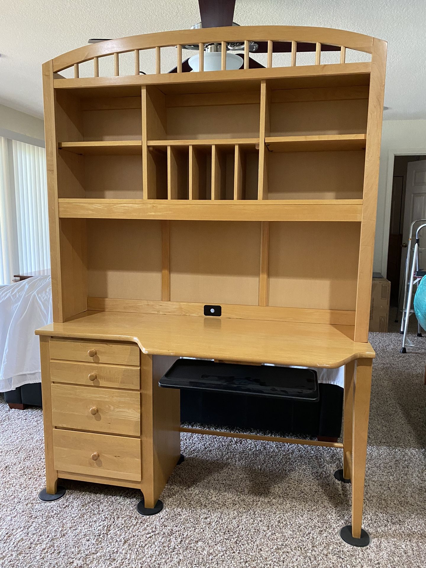 Solid Maple Desk With Removable Hutch - Stanley Furniture