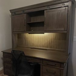 Sonoma Road Executive Desk / Hutch