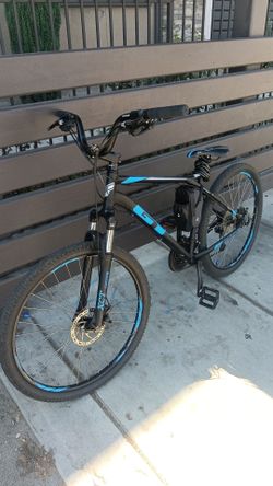 GT Agressor Pro 27.5 All Aluminum Mountain Bike Used but in Great Shape Comes with set of Bars Asking $300 Firm on Price