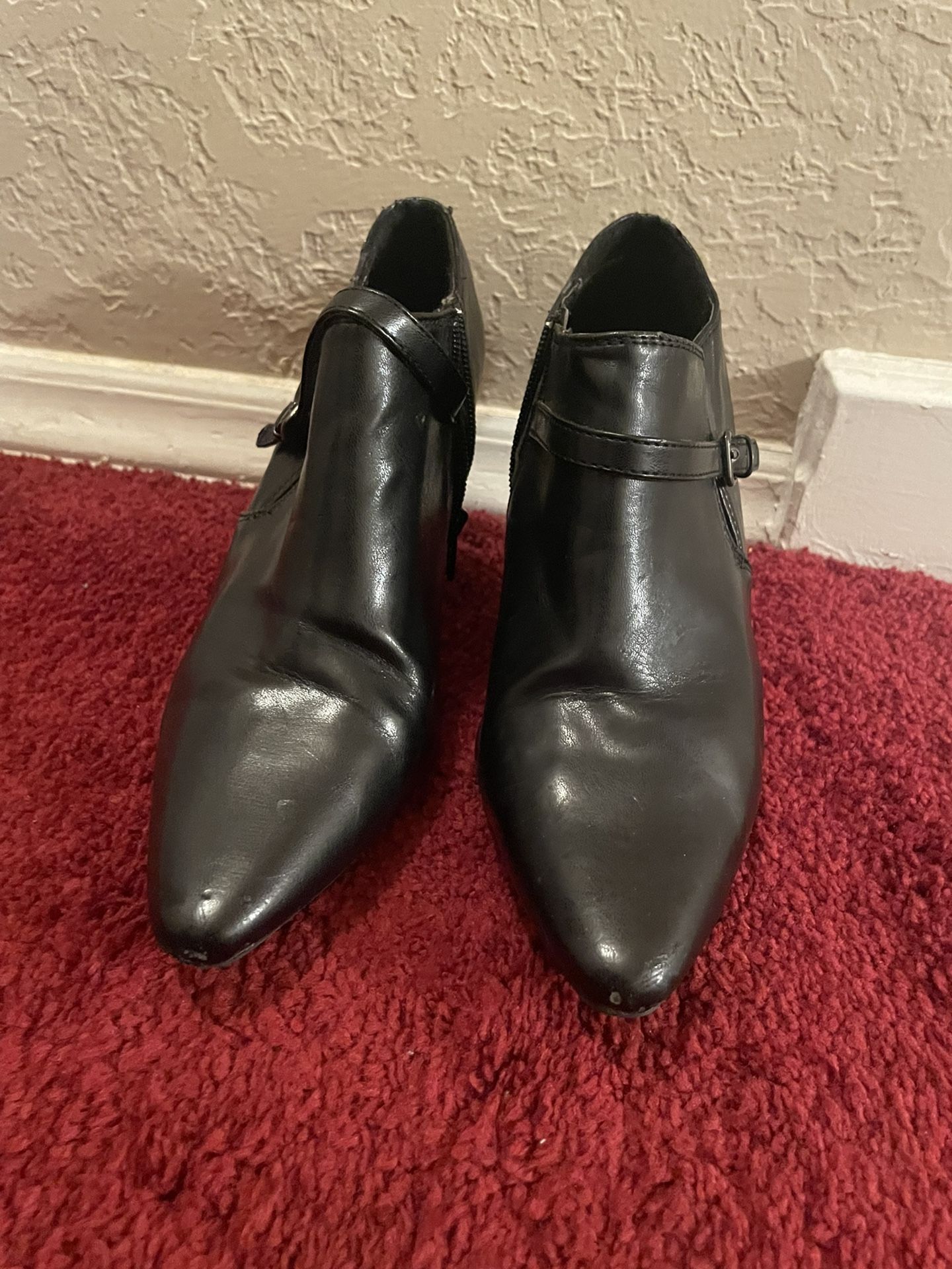 Heels Like New -7