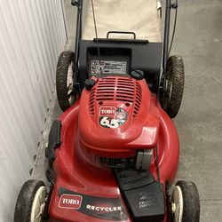 Toro Recycler Lawn Mower 6.5 HP, 22” Front Drive