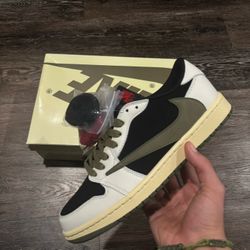 Travis Scott Jordan 1 Low Olive 