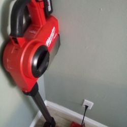 Milwaukee Fuel M18 Handheld Compact Vacuum With High Output 6.0 Battery And Charger In Excellent Like New Condition 