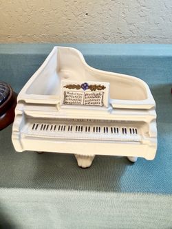 Vintage Ceramic mini grand piano planter/trinket holder white with gold detailing