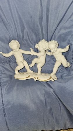 Hutschenreuther Karl Tutter Porcelain Dancing Cherubs Figurine 
