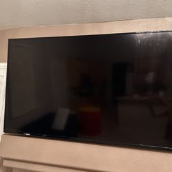 TV Vizio 61”x35”