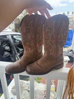 Cowgirl boots size 39