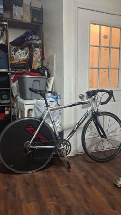 Specialized Roadie ‼️READ DESCRIPTION‼️