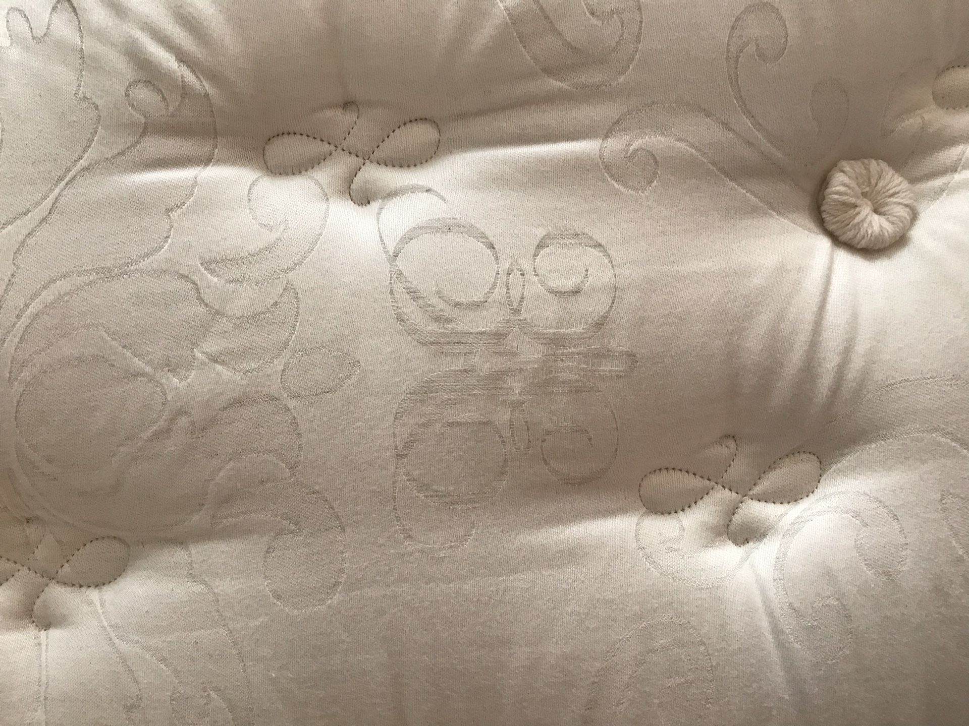 Ethan Allen EA Signature platinum Ultra Plush King mattress and box