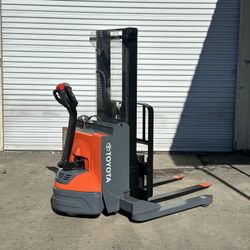 Toyota Stacker Forklift