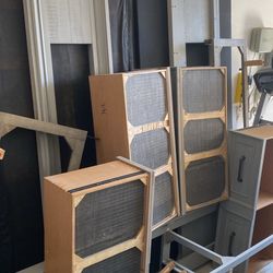 Jerome’s Legion King Storage Bed 