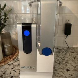 AquaTru Alkaline Countertop Water Purifier in Excellent Condition