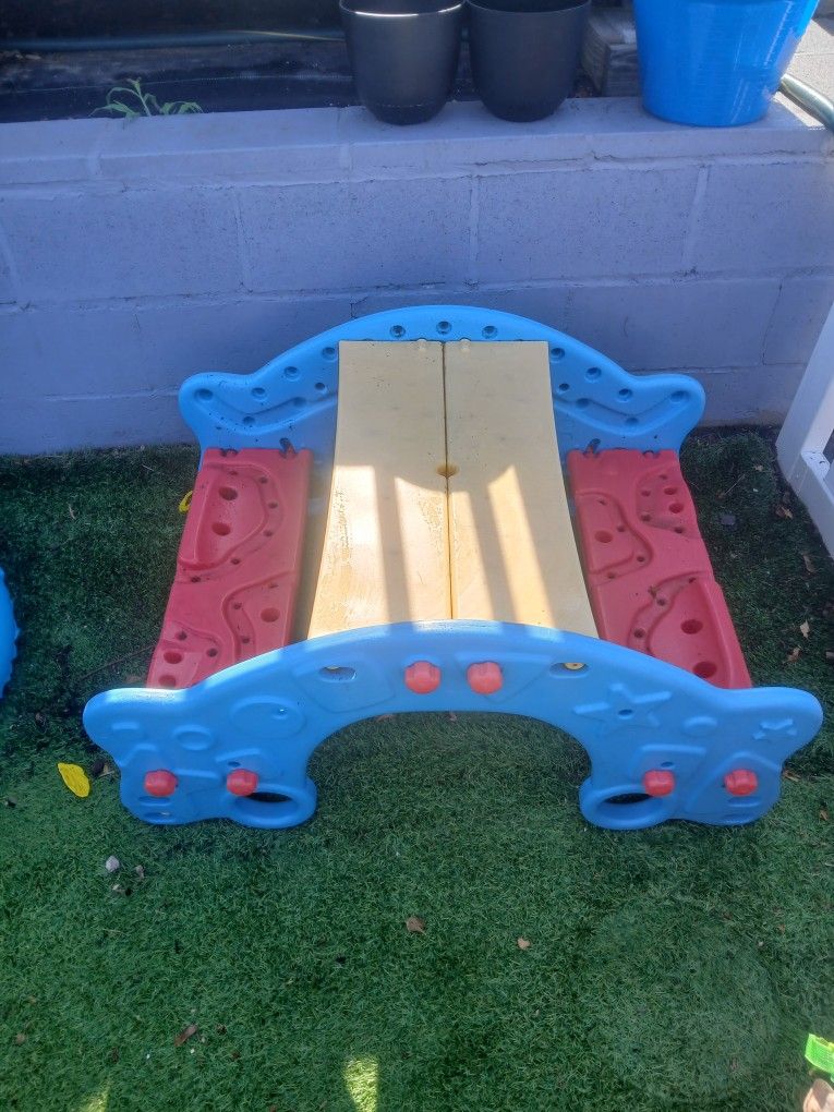 Little Tikes Toddler Table And See Saw Combo