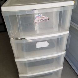 White Clear 4 Drawer Plastic Storage Has A Broken Edge But Can Still Be Used