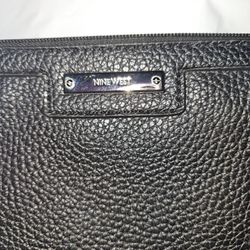 Nine West Wristlet Clutch 8 X 5 Apx 