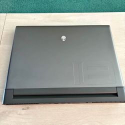 Alienware M18 R1 - RTX 4090