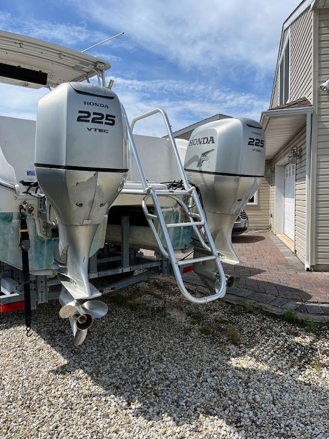 Twin 225 Honda Outboards - 2005
