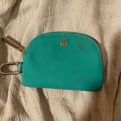 Lululemon wallet
