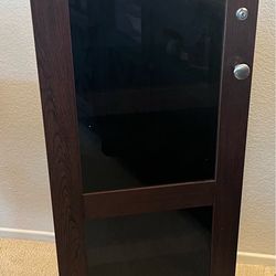 Liquor cabinet, lockable but no keys