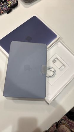 Apple MacBook neo with 512gb storage model 8ram a18 pro chip 10/10 one year warranty