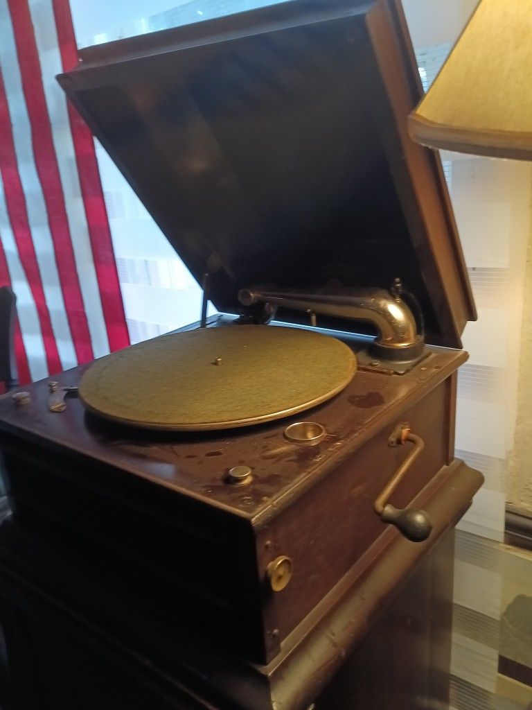 Antique Turntable And Cabinet