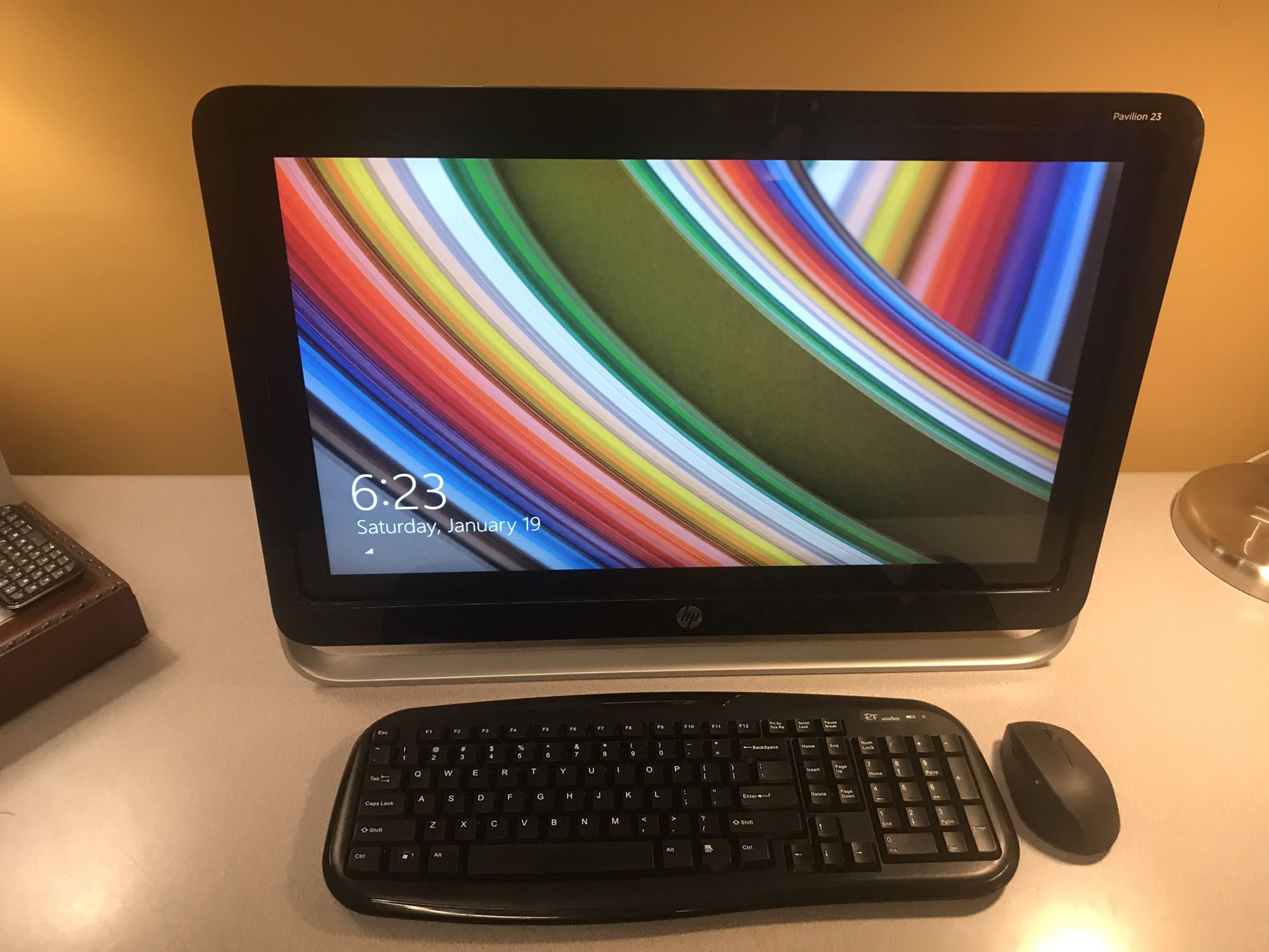 HP pavilion 23 h024 Touchsmart All-in-One Desktop Computer with Wireless Keyboard and Mouse