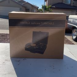 Vintage Suitcase Turntable With Bluetooth